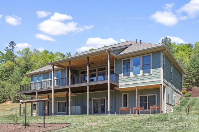 141 N Crab Meadow Drive, Hendersonville, NC 28739