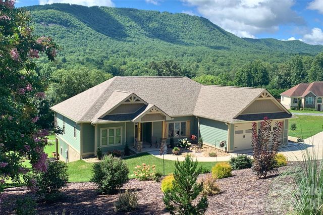 141 N Crab Meadow Drive, Hendersonville, NC 28739