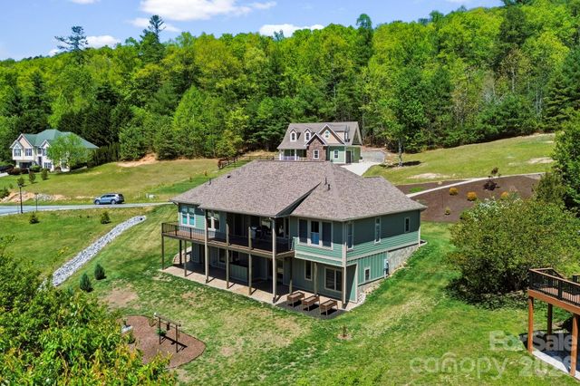141 N Crab Meadow Drive, Hendersonville, NC 28739