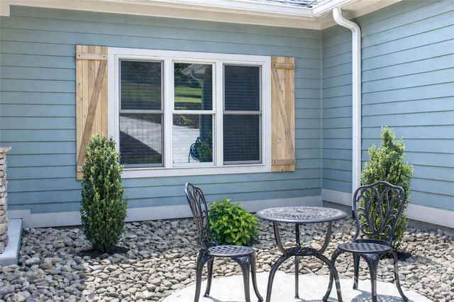 141 N Crab Meadow Drive, Hendersonville, NC 28739