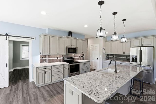 141 N Crab Meadow Drive, Hendersonville, NC 28739