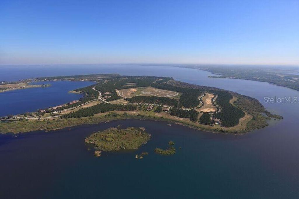 Image 7 of property listing at 16051 VETTA DRIVE, Montverde, FL 34756