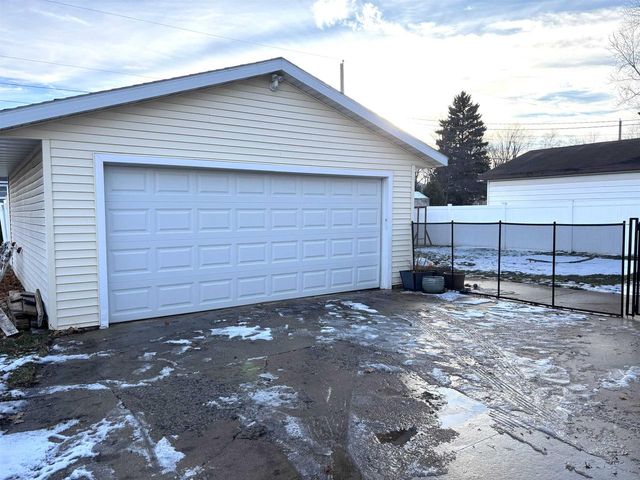 513 W 8TH STREET, Kaukauna, WI 54130