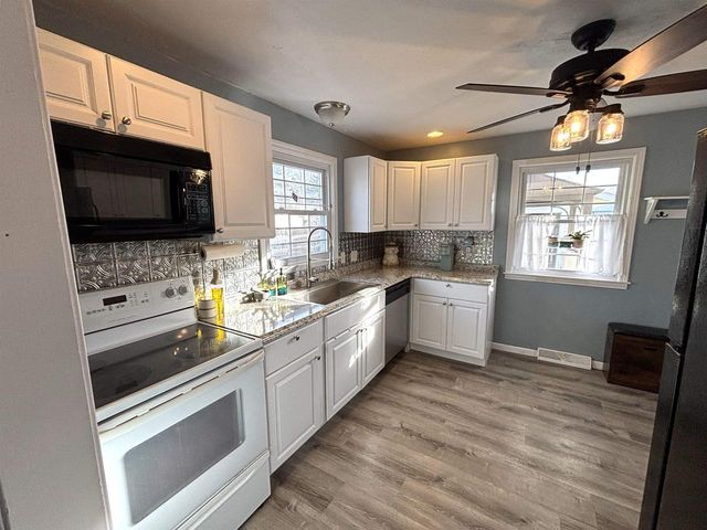 513 W 8TH STREET, Kaukauna, WI 54130