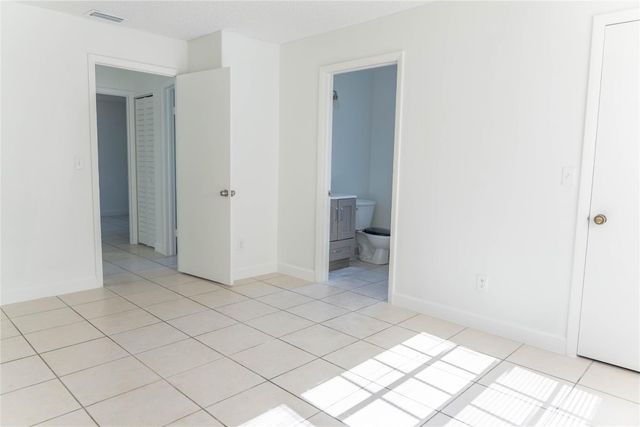 11680 NW 39th Street, Coral Springs, FL 33065