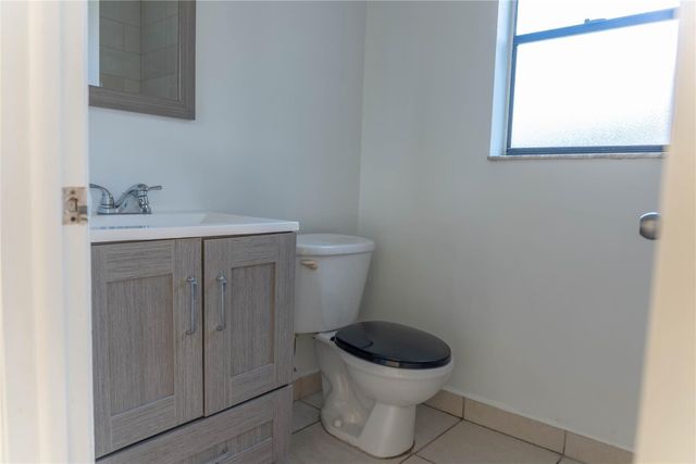 11680 NW 39th Street, Coral Springs, FL 33065