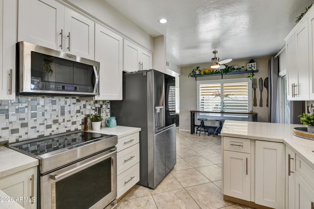 4413 E BLUEFIELD Avenue, Phoenix, AZ 85032