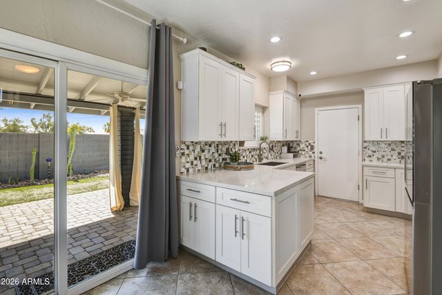 4413 E BLUEFIELD Avenue, Phoenix, AZ 85032