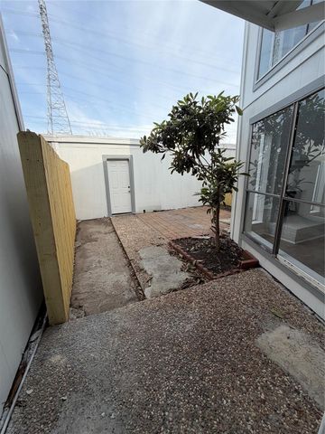 1913 Bittercreek Drive, Houston, TX 77042