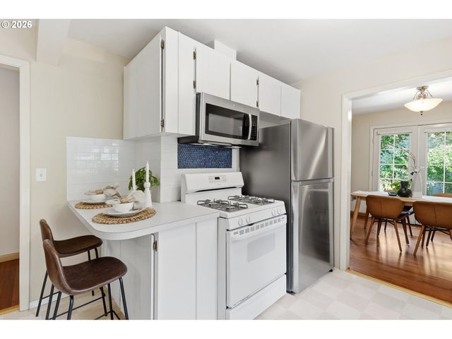 8390 Sw GODWIN Ct, Portland, OR 97223