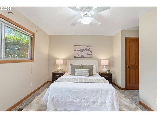 8390 Sw GODWIN Ct, Portland, OR 97223