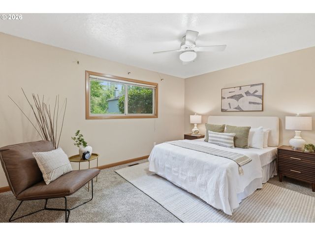 8390 Sw GODWIN Ct, Portland, OR 97223