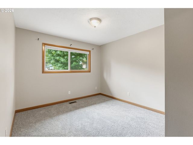 8390 Sw GODWIN Ct, Portland, OR 97223
