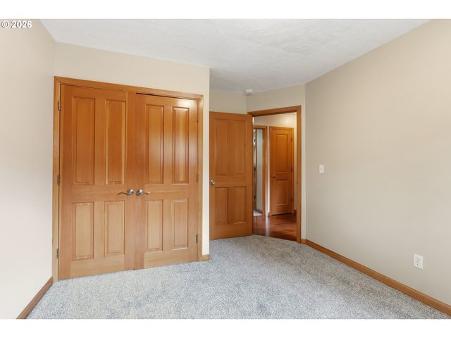 8390 Sw GODWIN Ct, Portland, OR 97223