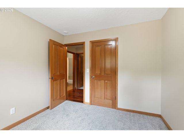8390 Sw GODWIN Ct, Portland, OR 97223