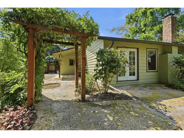 8390 Sw GODWIN Ct, Portland, OR 97223