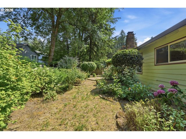 8390 Sw GODWIN Ct, Portland, OR 97223