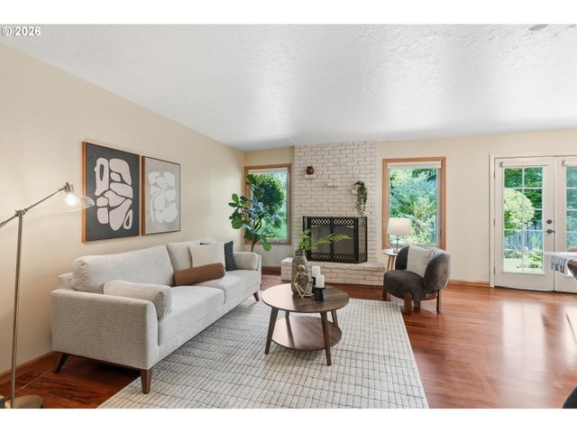 8390 Sw GODWIN Ct, Portland, OR 97223