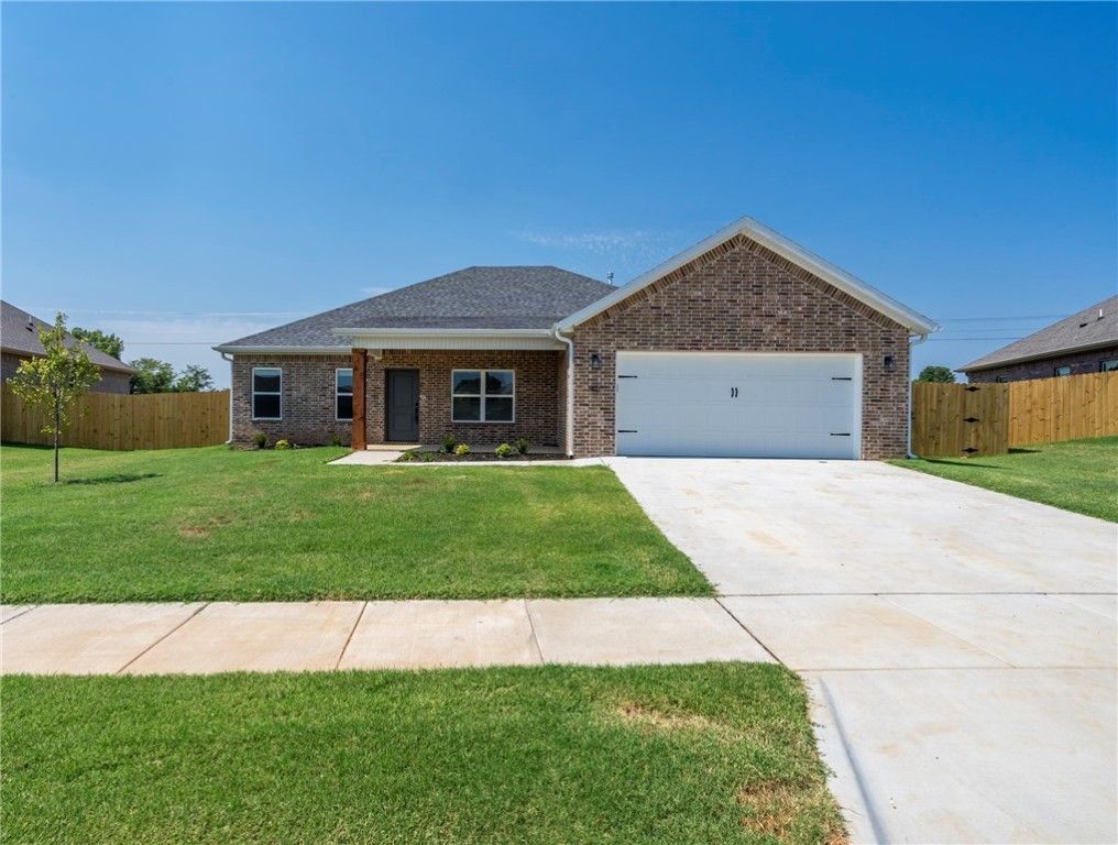 40 W Gilpin Street, Farmington, AR 72730