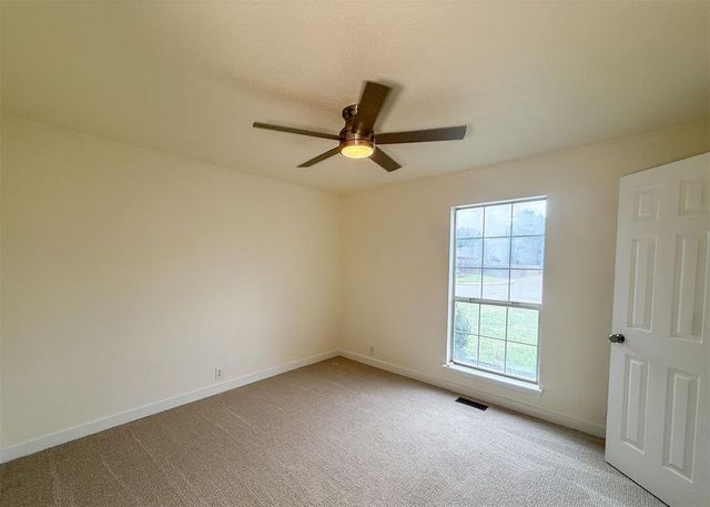 117 N Grand Fork Drive, Edmond, OK 73003