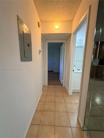 588 Trace Cir 202, Deerfield Beach, FL 33441