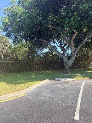 588 Trace Cir 202, Deerfield Beach, FL 33441