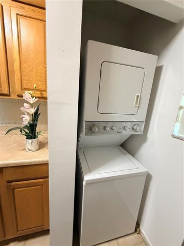 588 Trace Cir 202, Deerfield Beach, FL 33441