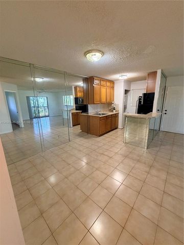 588 Trace Cir 202, Deerfield Beach, FL 33441
