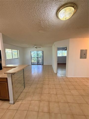 588 Trace Cir 202, Deerfield Beach, FL 33441