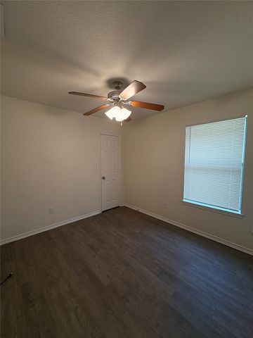 8128 Doreen Avenue, Fort Worth, TX 76116