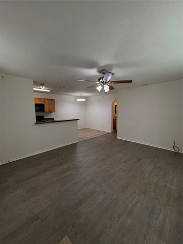 8128 Doreen Avenue, Fort Worth, TX 76116