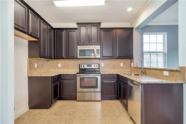 3049 Peyton Brook Drive, Fort Worth, TX 76137