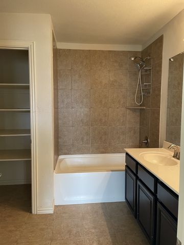 3049 Peyton Brook Drive, Fort Worth, TX 76137