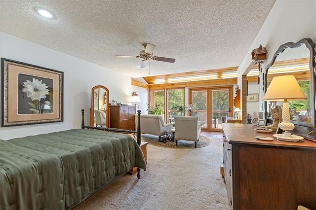 5717 Hauser Street, Shawnee, KS 66216