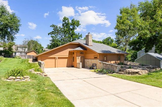 5717 Hauser Street, Shawnee, KS 66216