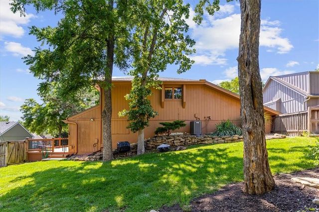 5717 Hauser Street, Shawnee, KS 66216