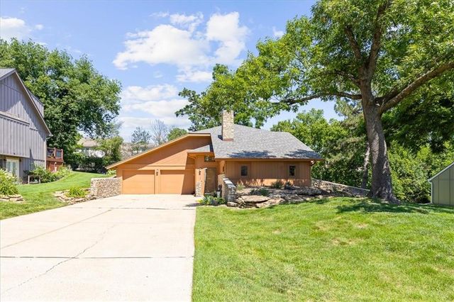5717 Hauser Street, Shawnee, KS 66216