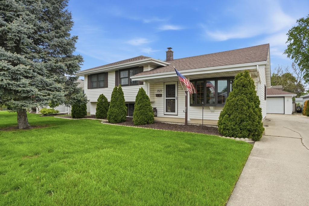 3523 41st Place, Highland, IN 46322