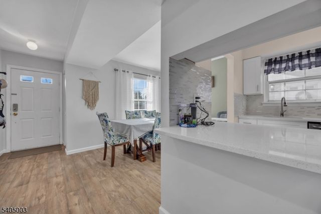 82 Almond Dr, Franklin Twp., NJ 08873