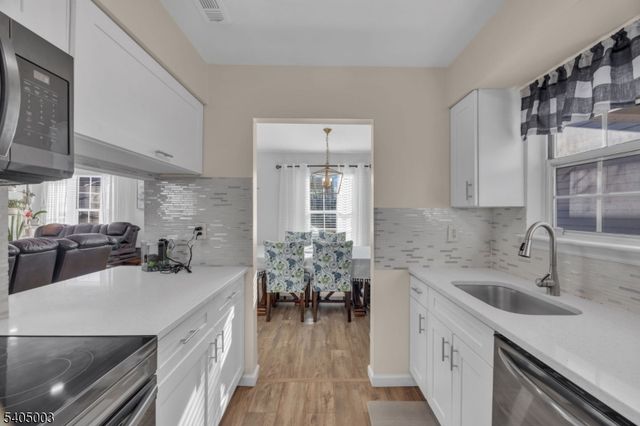 82 Almond Dr, Franklin Twp., NJ 08873