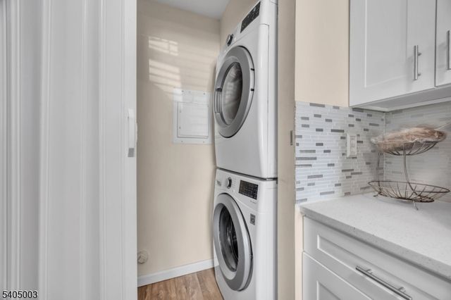 82 Almond Dr, Franklin Twp., NJ 08873