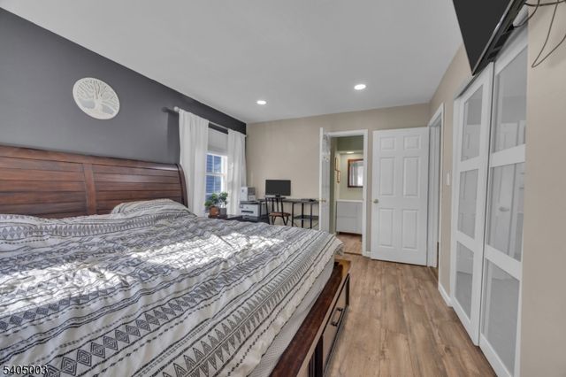 82 Almond Dr, Franklin Twp., NJ 08873