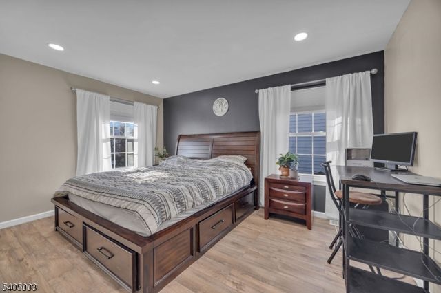 82 Almond Dr, Franklin Twp., NJ 08873