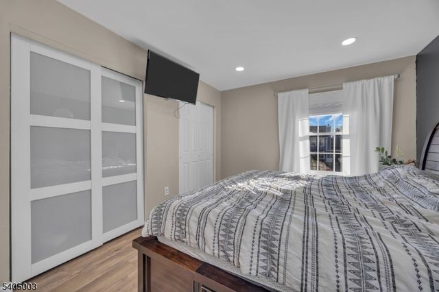 82 Almond Dr, Franklin Twp., NJ 08873