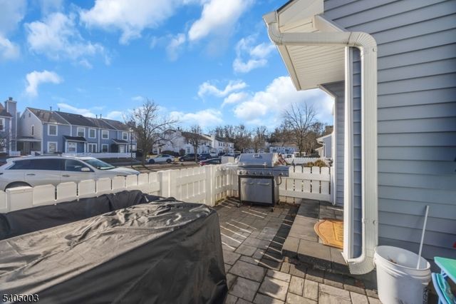 82 Almond Dr, Franklin Twp., NJ 08873