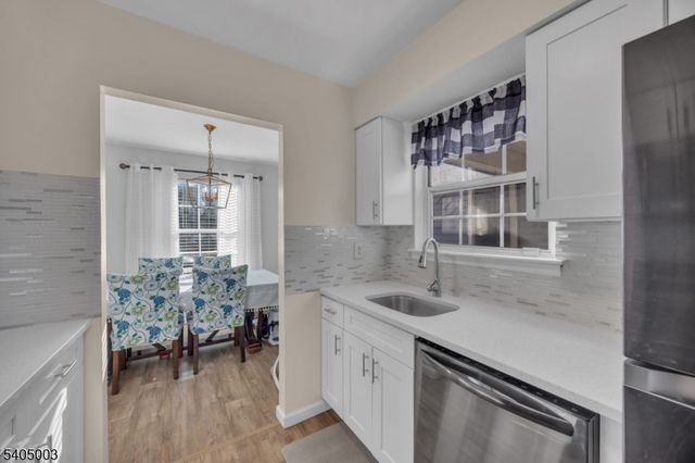 82 Almond Dr, Franklin Twp., NJ 08873