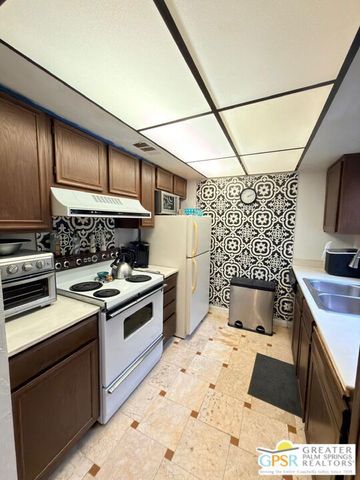 1050 E Ramon Road 120, Palm Springs, CA 92264