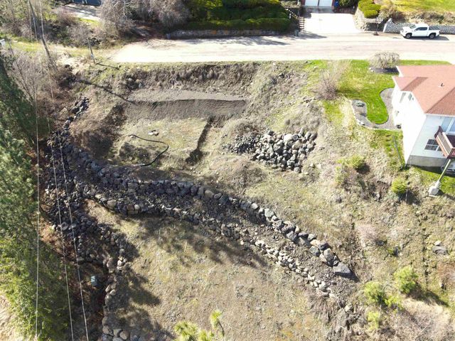 1418 Toni Rae Dr, Spokane, WA 99218