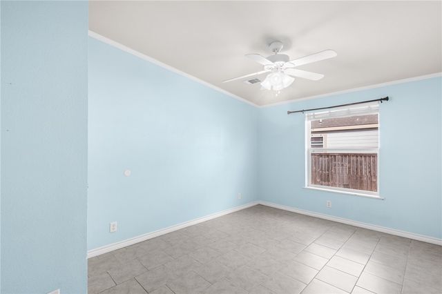 1510 Oak Harbor Dr, Corpus Christi, TX 78418