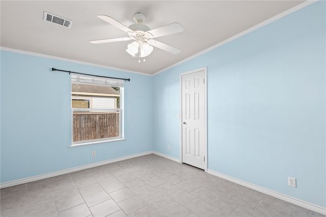 1510 Oak Harbor Dr, Corpus Christi, TX 78418